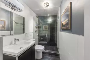 1555 N Sandburg Terrace, Chicago, IL 60610 - Photo 16