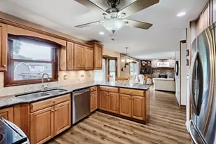 196 Constitution Dr, Bloomingdale, IL 60108 - Photo 8