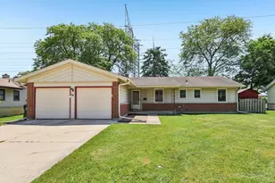 511 Walnut Ln, Elk Grove Village, IL 60007 - Photo 1