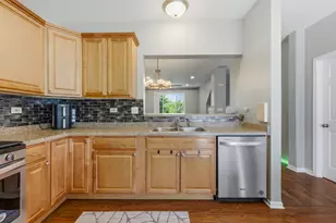 2378 Oakfield Ct, Aurora, IL 60503 - Photo 12