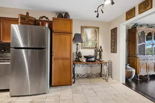 77 Lake Hinsdale Dr, Willowbrook, IL 60527 - Photo 10