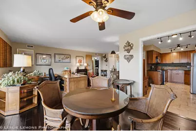 77 Lake Hinsdale Drive #402, Willowbrook, IL 60527 - Photo 2