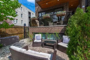 3839 N Ashland Ave, Chicago, IL 60613 - Photo 2