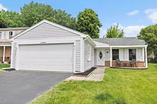 1000 Woodside Dr, Roselle, IL 60172 - Photo 1