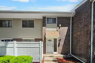 903 White Oak Ln, University Park, IL 60484 - Photo 2