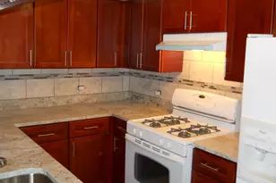 621 Hapsfield Ave, Buffalo Grove, IL 60089 - Photo 2