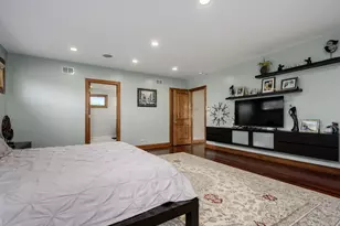5125 Lunt Ave, Skokie, IL 60077 - Photo 18