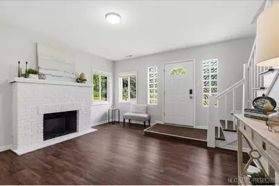 10155 Ivanhoe Avenue, Schiller Park, IL 60176 - Photo 4