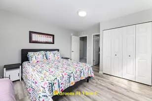 208 Prairie Ct, Morton Grove, IL 60053 - Photo 16