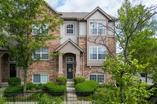 208 Prairie Ct, Morton Grove, IL 60053 - Photo 1