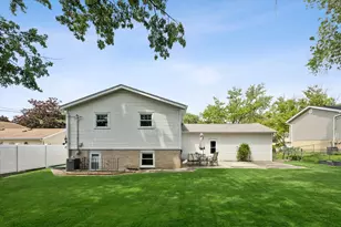 7329 Richmond Ave, Darien, IL 60561 - Photo 28