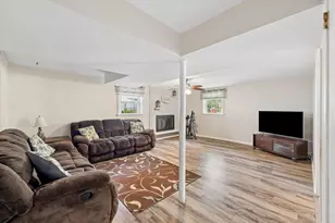 7329 Richmond Ave, Darien, IL 60561 - Photo 20