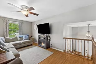 7329 Richmond Ave, Darien, IL 60561 - Photo 6
