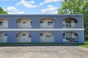 1231 N Galena Ave, Dixon, IL 61021 - Photo 2
