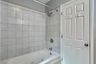 4451 S Indiana Ave, Chicago, IL 60653 - Photo 12
