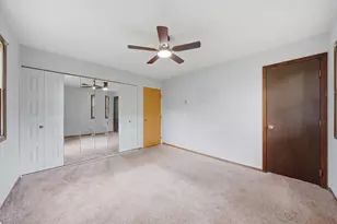 324 Boulder Hill Pass, Oswego, IL 60543 - Photo 18