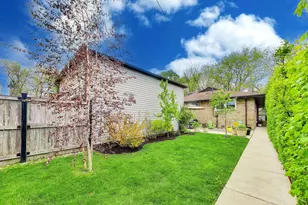 2646 W Birchwood Ave, Chicago, IL 60645 - Photo 32