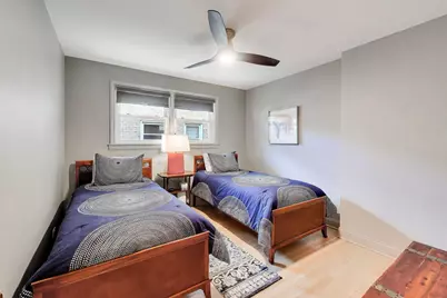 2646 W Birchwood Avenue, Chicago, IL 60645 - Photo 16