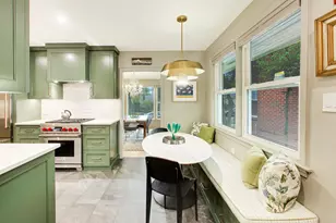 2646 W Birchwood Ave, Chicago, IL 60645 - Photo 10