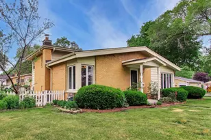 1501 E Fremont St, Arlington Heights, IL 60004 - Photo 2