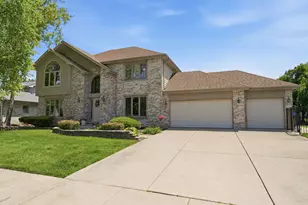 1024 Kylemore Ct, Lockport, IL 60441 - Photo 2