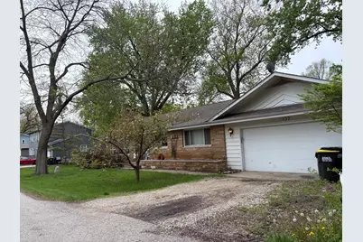 337 Maplewood Drive, Lakemoor, IL 60051 - Photo 2
