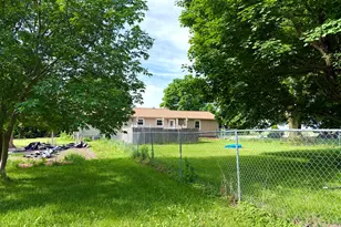 704 Carnahan Rd, Compton, IL 61318 - Photo 6