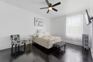 7000 S Paxton Ave, Chicago, IL 60649 - Photo 10