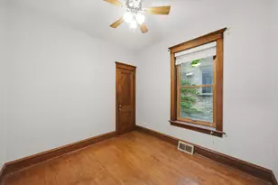 1341 W Eddy St, Chicago, IL 60657 - Photo 12