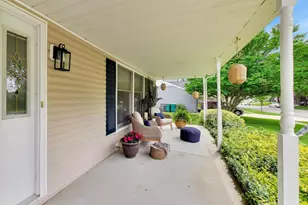 904 S Raven Rd, Shorewood, IL 60404 - Photo 2