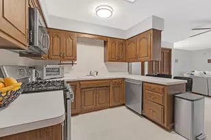 11020 Raleigh St, Westchester, IL 60154 - Photo 10