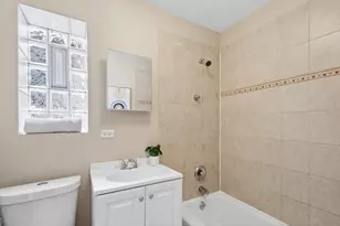 1711 W Estes Ave, Chicago, IL 60626 - Photo 14