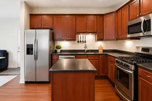 1625 W Estes Ave, Chicago, IL 60626 - Photo 6
