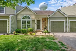 2107 Teton Pkwy, Algonquin, IL 60102 - Photo 1