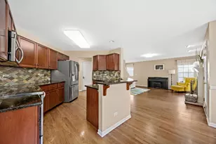 3415 Rosecroft Ln, Naperville, IL 60564 - Photo 4