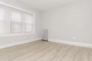 2724 W Rosemont Ave, Chicago, IL 60659 - Photo 2