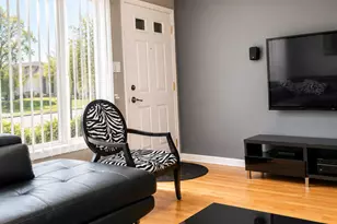 4923 N Harlem Ave, Chicago, IL 60656 - Photo 2