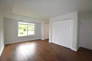 500 W Huntington Commons Rd, Mount Prospect, IL 60056 - Photo 14