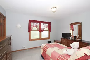 2153 Jordan Cir, Elgin, IL 60123 - Photo 30