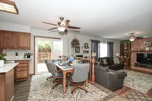 2153 Jordan Cir, Elgin, IL 60123 - Photo 14