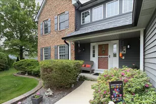 2153 Jordan Cir, Elgin, IL 60123 - Photo 2