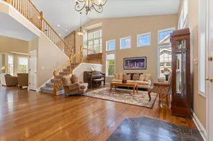 2203 Miramar Ct, Buffalo Grove, IL 60089 - Photo 2