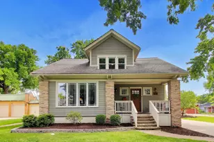 317 Olmsted Rd, Riverside, IL 60546 - Photo 2