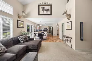 190 Lake Dr S, Algonquin, IL 60102 - Photo 8