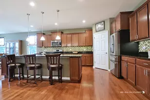 3569 Canton Cir, Mundelein, IL 60060 - Photo 10