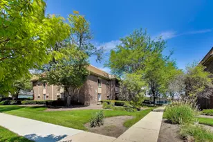 906 W Alleghany Dr, Arlington Heights, IL 60004 - Photo 4