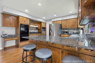 6076 Angel Ln, Lisle, IL 60532 - Photo 8