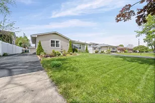740 N Michigan St, Elmhurst, IL 60126 - Photo 1