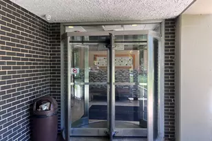 4800 S Lake Park Ave, Chicago, IL 60615 - Photo 8