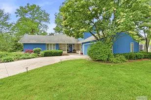 3S830 Thornapple Tree Rd, Sugar Grove, IL 60554 - Photo 6